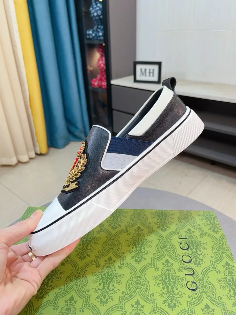 Men's shoes 💰458🌹🌹GUCCI [Gucci] New high-end brand of men's shoes, the latest fashionable casual men's shoes, trendy and versatile, relaxed and sporty style, uppers imported from Italy, first-layer cowhide, genuine leather lining, and ultra-fine workmanship. Original personalized fashionable rubber wear-resistant outsole, light and comfortable on the foot, size 38-44